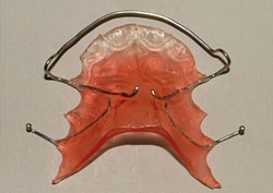 Retainer